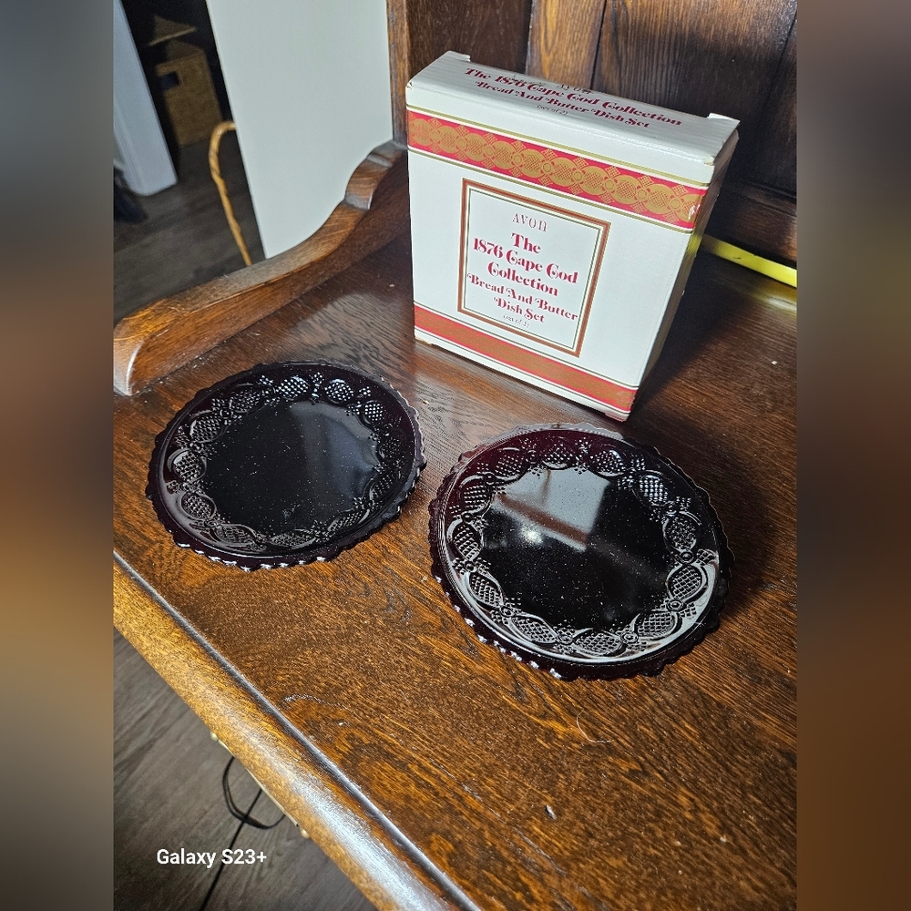 Vintage Avon Red Glass Bread And Butter Plates. - Picture 2 of 7